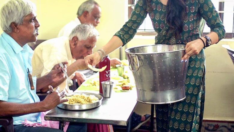Actor Sakshi Agarwal celebrates her birthday with members of an old age home!